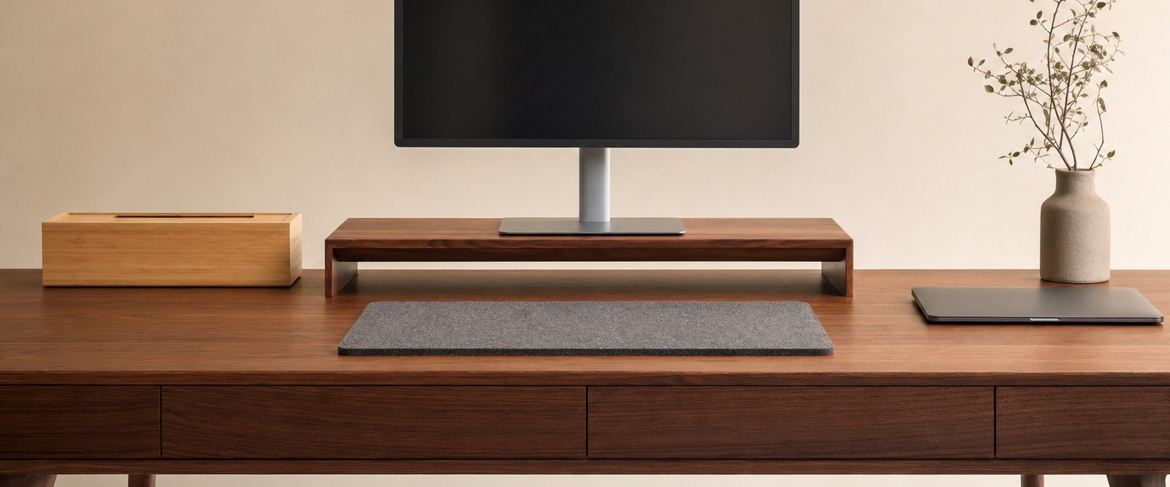 Why your desk needs a horizon